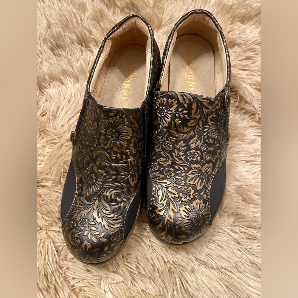 Alegria Hayli Minted Bronze